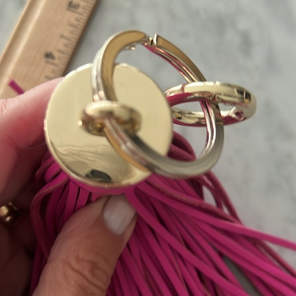 Mark and Graham Oversized Tassle Keychain, NWOT, orchid (pink) - Picture 3 of 4